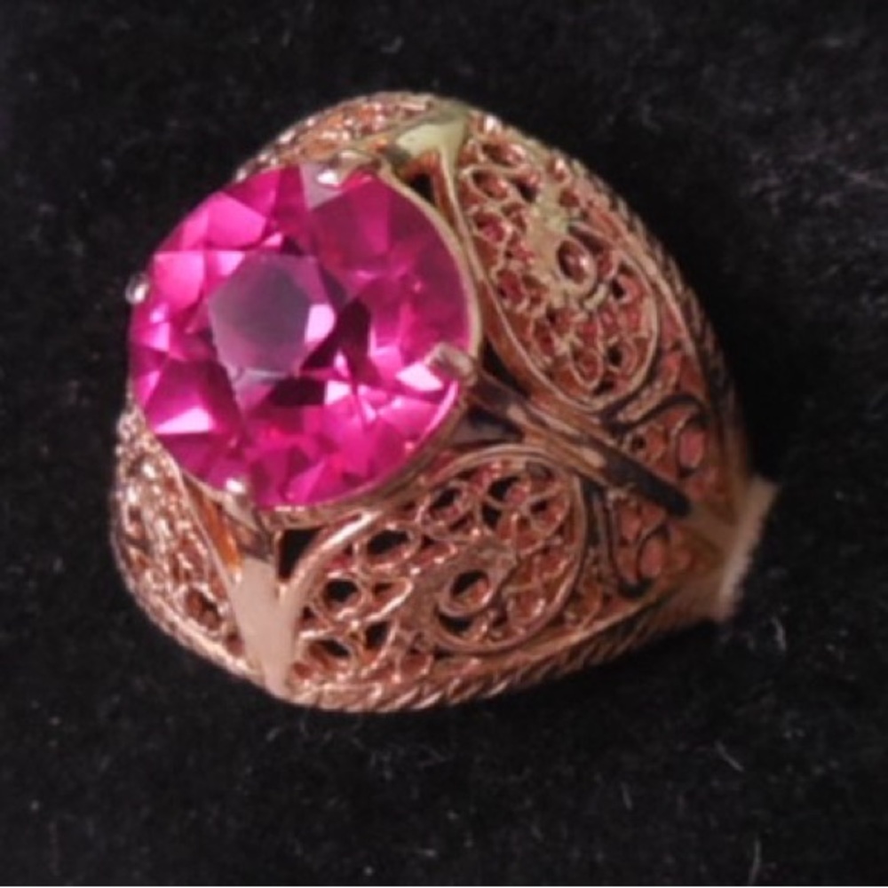 14k Gold Pink Gemstone Filigree Ring